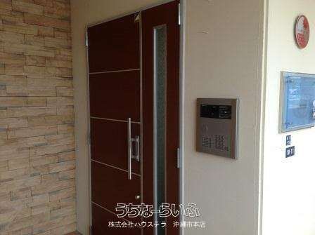Leonext Nakahara 204: 1LDK Apartment for Rent in Okinawa City - Thumbnail 2