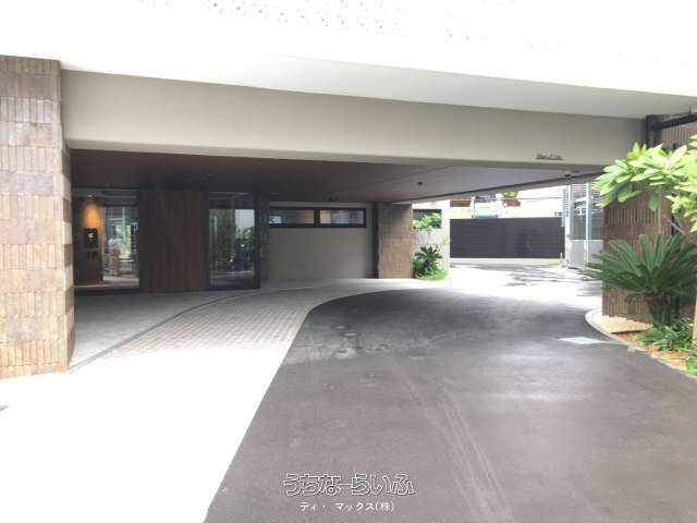 New 2LDK Apartment in Naha, Okinawa - Top Floor with City Views - Thumbnail 2