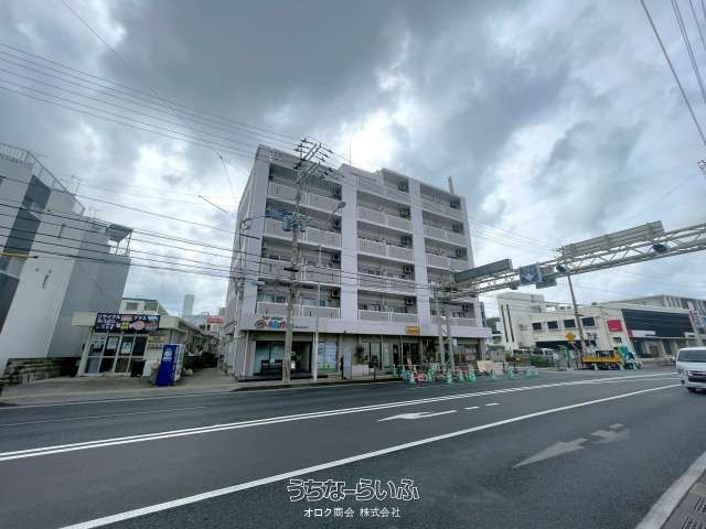 Oasis Sacramento Terrace Apartment Building for Sale in Naha - Thumbnail 4