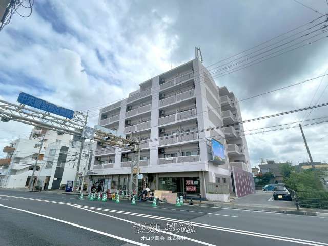 Oasis Sacramento Terrace Apartment Building for Sale in Naha - Thumbnail 3