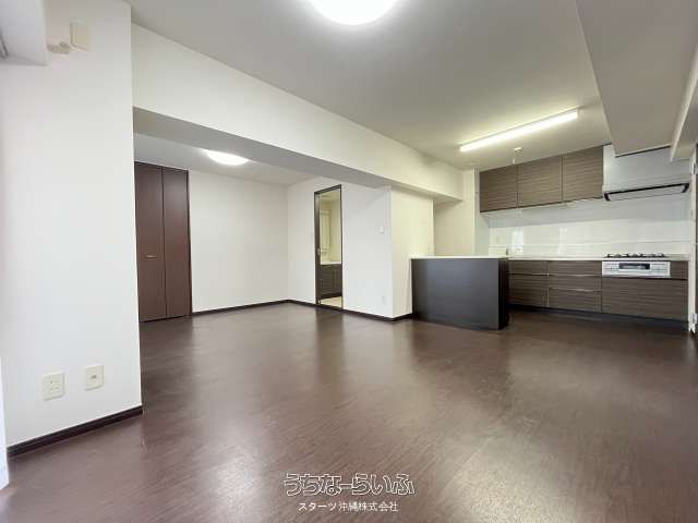 Lions Mansion Tomari 3-Chome 1LDK Apartment for Sale in Naha - Thumbnail 4