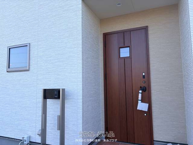 New 3LDK Wooden House with Benefits in Yaese Town, Okinawa - Thumbnail 2