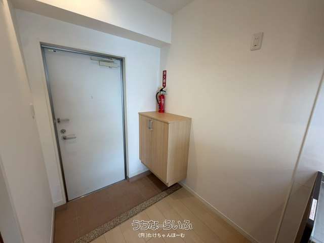 1K Apartment for Rent in Urasoe, Okinawa - No Deposit, Auto-lock - Thumbnail 2