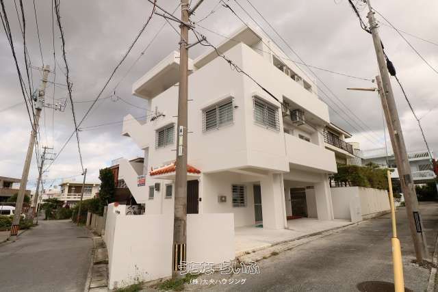 White Palace 302: 1K Apartment for Rent in Naha, Okinawa - Thumbnail 3