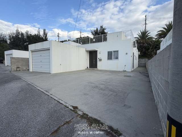 3LDK RC House with Sea View in Kin, Okinawa - Investment Opportunity - Image 1