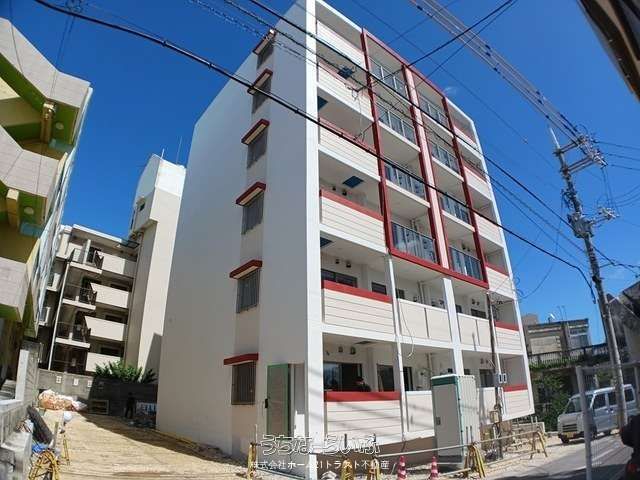 New 1DK Apartment for Rent in Naha, 5 Min from Makishi Station - Thumbnail 3
