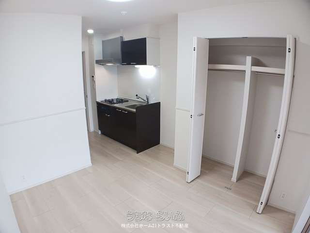New 1DK Apartment for Rent in Naha, 5 Min from Makishi Station - Thumbnail 4