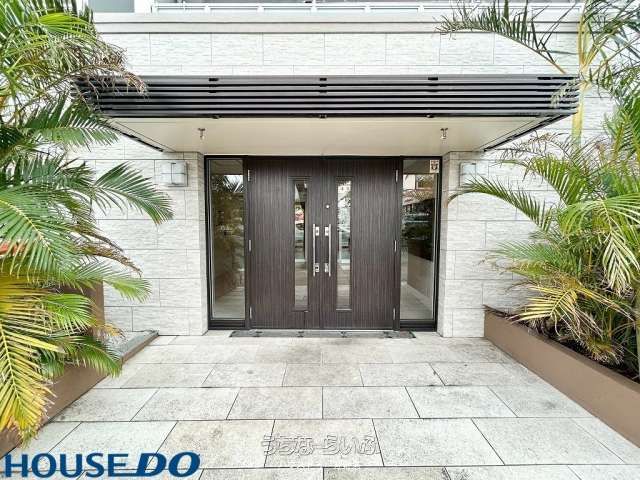 Renovated 2LDK Apartment in Urasoe, Okinawa with Excellent Access - Thumbnail 4