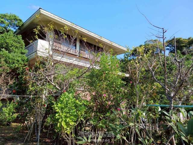 11SLDK Hilltop Home with Sea Views in Motobu, Okinawa - Thumbnail 3