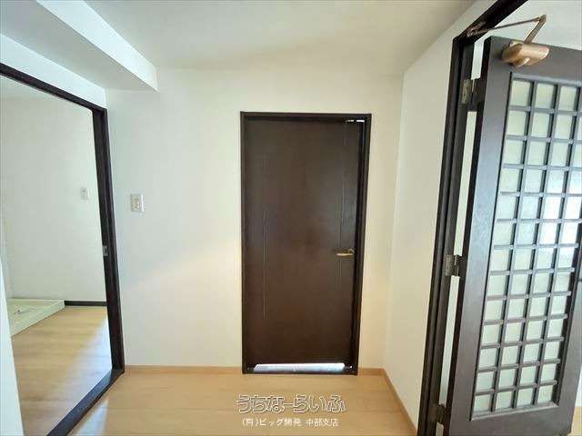Lions Mansion Koza 805: 3LDK Apartment for Rent in Okinawa City - Thumbnail 4