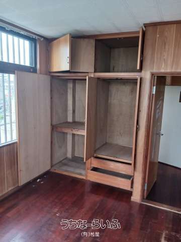 5LDK Detached House for Rent in Okinawa City, Okinawa - Thumbnail 2