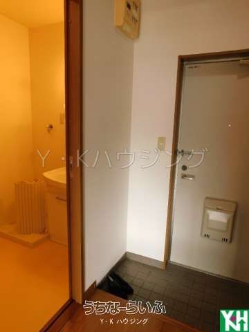 1LDK Apartment for Rent Near Furujima Station, Naha, Okinawa - Thumbnail 4