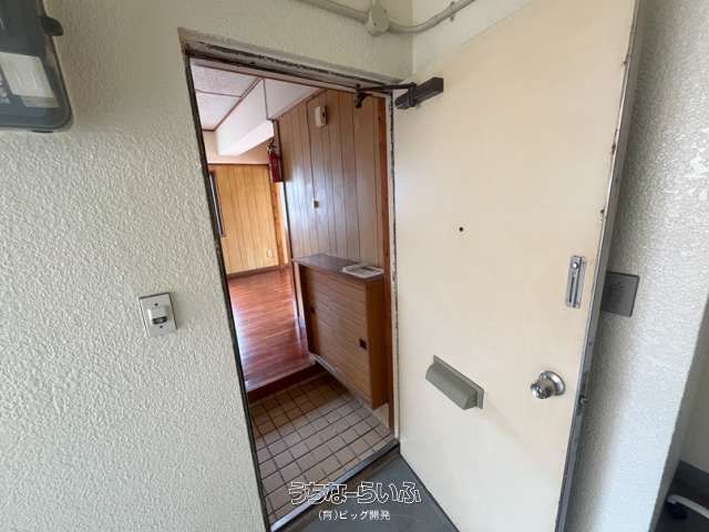 Sunawari Apartment 3-C: 1LDK Rental in Naha, Okinawa - Thumbnail 4