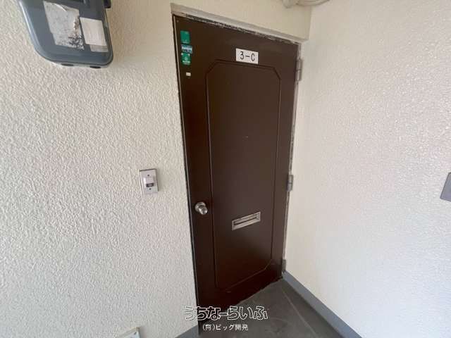 Sunawari Apartment 3-C: 1LDK Rental in Naha, Okinawa - Thumbnail 3