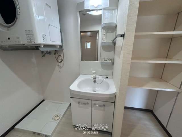 Rent 2LDK Apartment in Nishihara, Okinawa - Sunlit Shiroichi 403 - Thumbnail 4