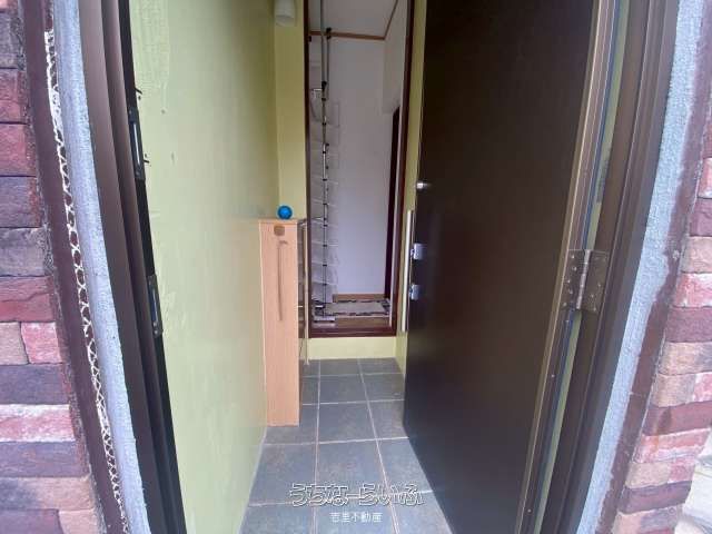 Furnished Pet-Friendly Beach House for Rent in Chatan, Okinawa - Thumbnail 4