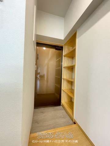Renovated 2LDK Apartment for Sale Near Onoyama Koen Station, Naha - Thumbnail 2