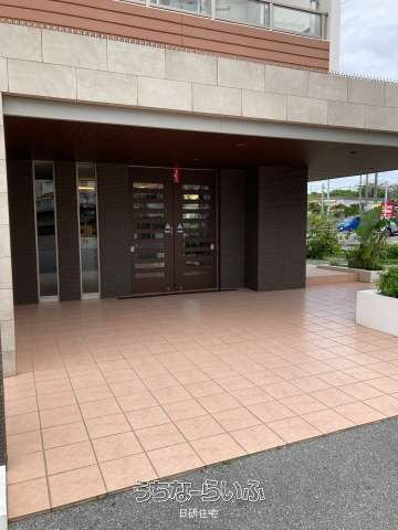 Bears Court Ueseto 2LDK Apartment with Ocean View in Chatan, Okinawa - Thumbnail 2