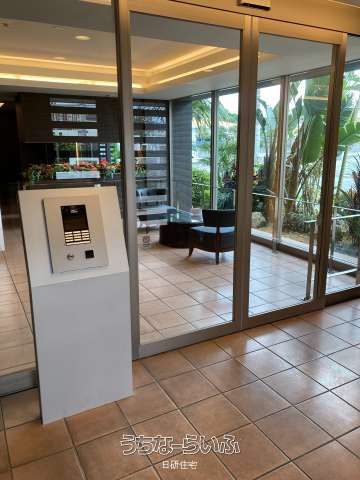 Bears Court Ueseto 2LDK Apartment with Ocean View in Chatan, Okinawa - Thumbnail 3