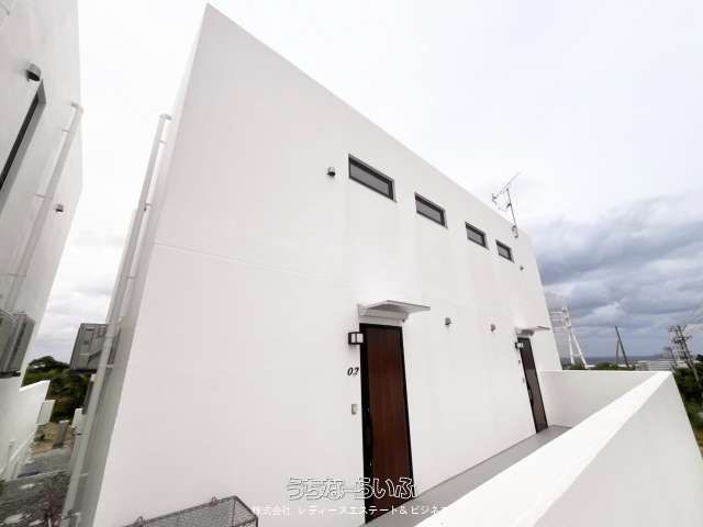 Modern Villa for Sale in Motobu Town, Walk to Churaumi Aquarium - Thumbnail 2