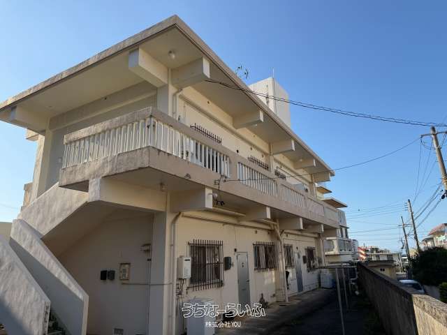 Maruku Apartment 2A for Rent in Ginowan, Okinawa - 2DK Corner Unit - Thumbnail 2