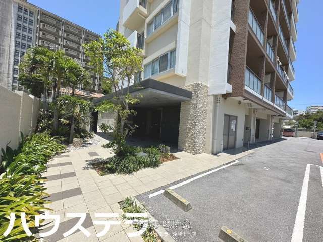 Comfort Yamazato Rycom Tower Condo for Sale in Okinawa City - Thumbnail 2