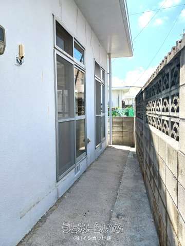 Rental House in Okinawa City - 2LDK, Near Supermarket - Thumbnail 2