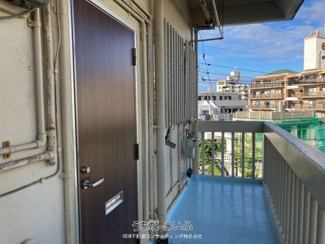 Renovated 2DK Apartment for Rent in Naha City, Okinawa - Thumbnail 3