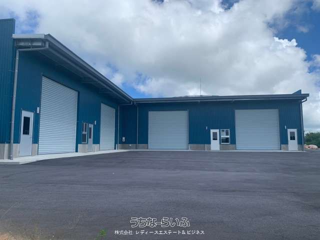Modern 600m² Warehouse for Sale in Uruma, Okinawa - Thumbnail 2