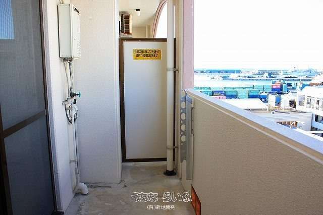 Charm T1 603: Port View Apartment for Rent in Naha, Okinawa - Thumbnail 3