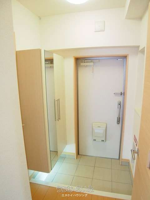 1LDK Apartment for Rent in Nanjo City, Okinawa - Calm Villa Isaoshi - Thumbnail 2