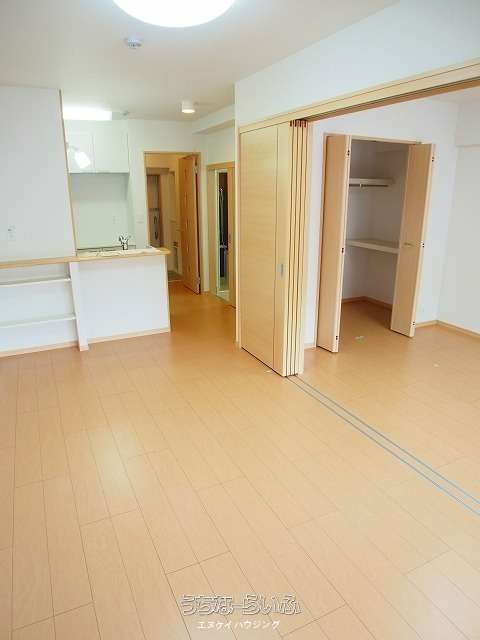 1LDK Apartment for Rent in Nanjo City, Okinawa - Calm Villa Isaoshi - Thumbnail 3