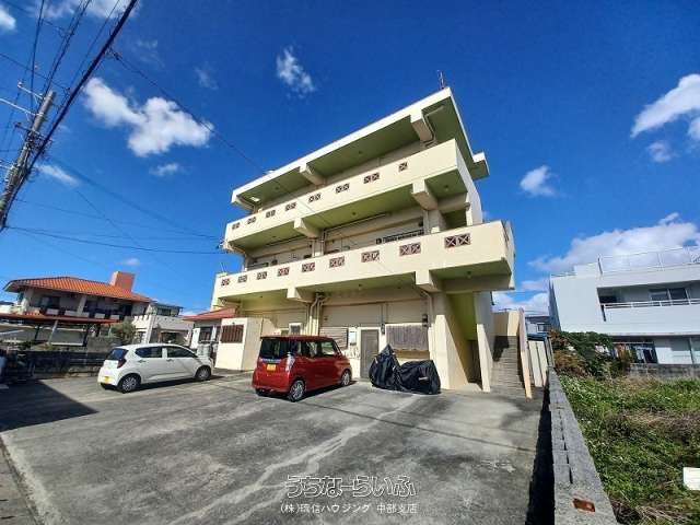 2LDK Apartment Building for Sale in Uruma City, Okinawa - Thumbnail 3
