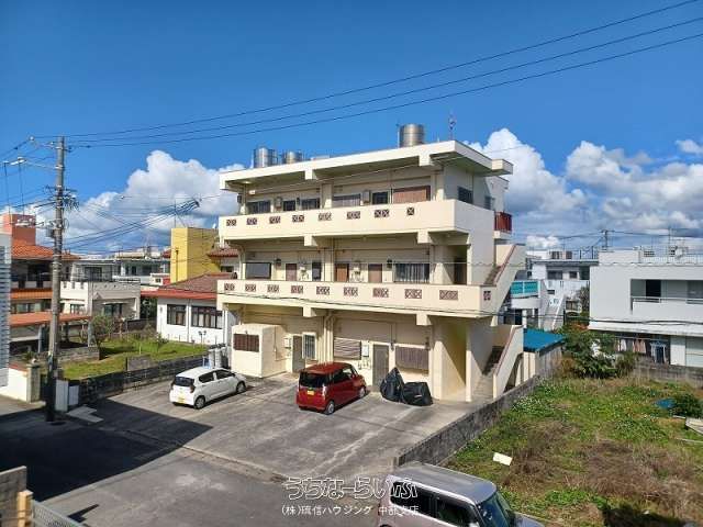 2LDK Apartment Building for Sale in Uruma City, Okinawa - Thumbnail 4