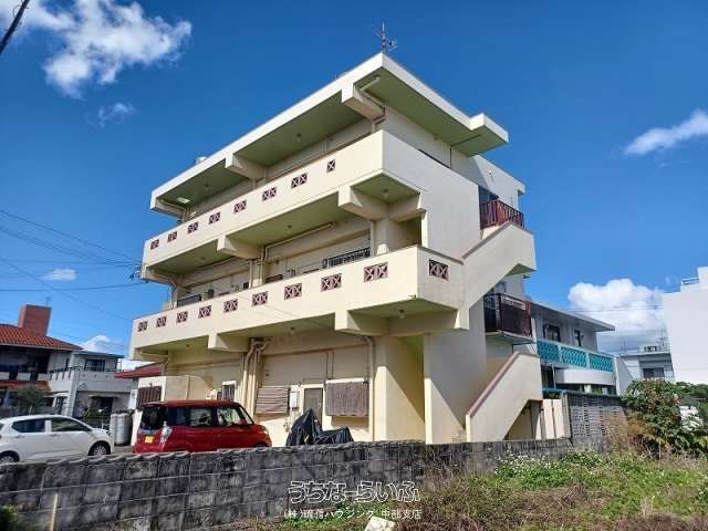 2LDK Apartment Building for Sale in Uruma City, Okinawa - Thumbnail 2