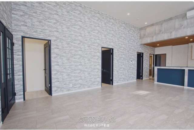 Modern 4LDK Family Home for Sale in Okinawa City - Thumbnail 3