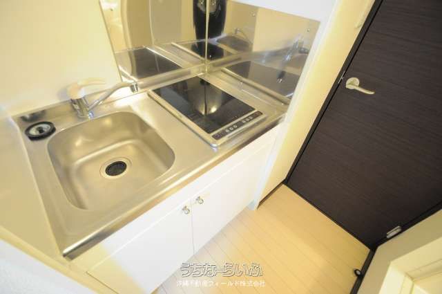 Leonext Paulista 201: Furnished 1K Apartment for Rent in Naha, Okinawa - Thumbnail 4