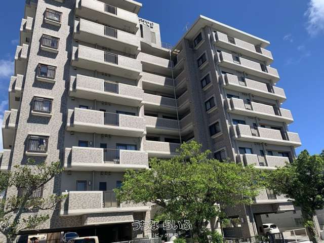 4LDK Apartment for Sale in Naha with Sea View & Loft - Thumbnail 2