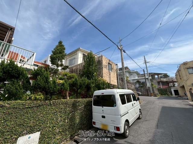 Corner Lot House for Renovation in Urasoe Green Heights, Okinawa - Thumbnail 4