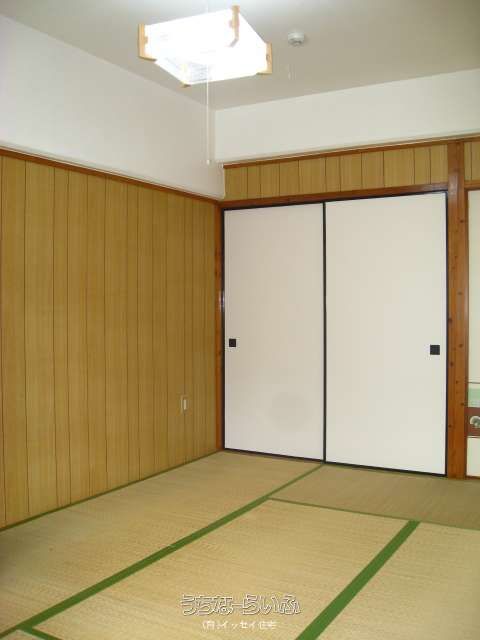 Miyagi Mansion B305: 2DK Apartment for Rent in Yomitan, Okinawa - Thumbnail 2