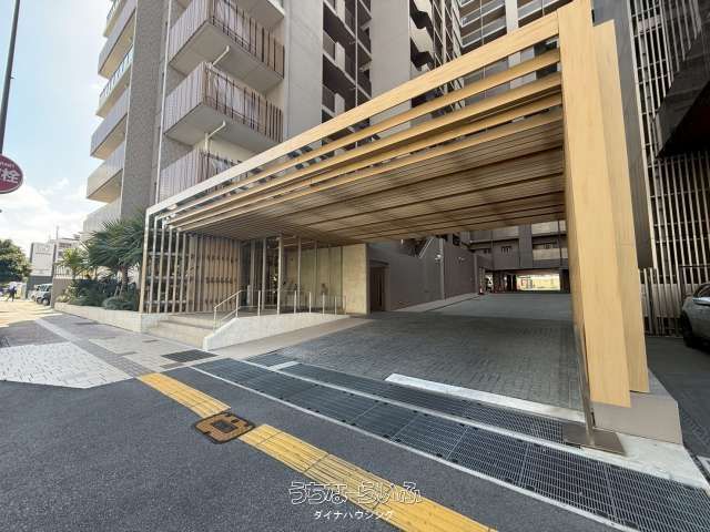 3LDK High-Grade Apartment for Sale in Urasoe, Okinawa - Thumbnail 3