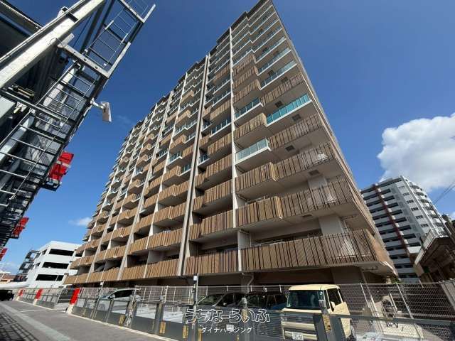 3LDK High-Grade Apartment for Sale in Urasoe, Okinawa - Thumbnail 2