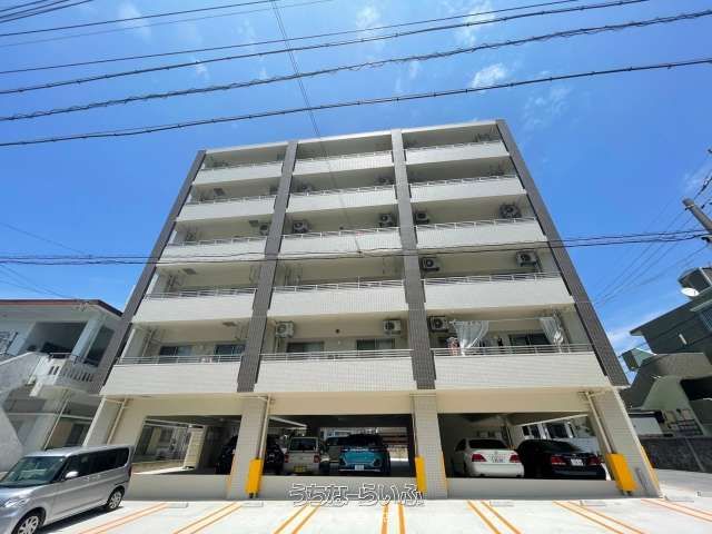 3LDK Apartment for Rent in Chatan, Okinawa with Auto-Lock & Parking - Thumbnail 2