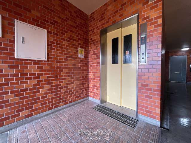 Renovated 1LDK Apartment for Sale in Naha's Shikina District - Thumbnail 2