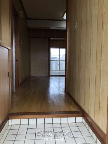 Maison Momohara 303: Spacious 2LDK Apartment for Rent in Ginowan - Thumbnail 3