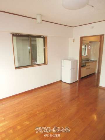 Maison H 204: Bright 1R Apartment for Rent in Urasoe, Okinawa - Thumbnail 3