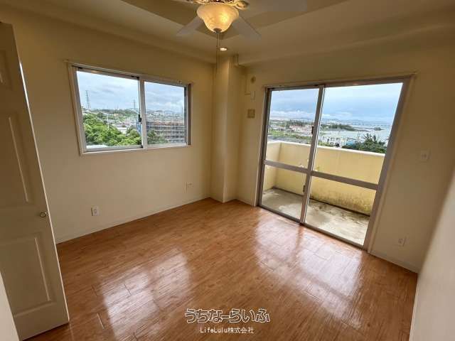 Ocean View Duplex with Rental Income in Uruma, Okinawa - Thumbnail 3