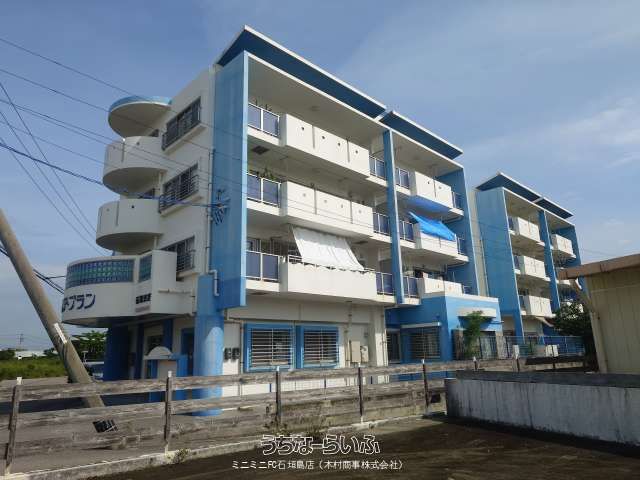 Large Income Apartment Building for Sale in Ishigaki, Okinawa - Thumbnail 2
