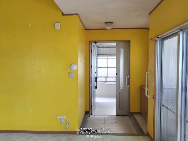 RSK House 1F: 3LDK Apartment for Rent in Kitakagusuku, Okinawa - Thumbnail 2