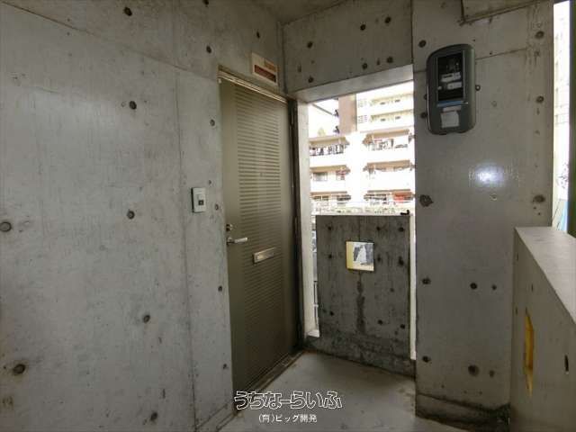 Pet-Friendly 1K Apartment for Rent in Urasoe City, Okinawa - Thumbnail 3